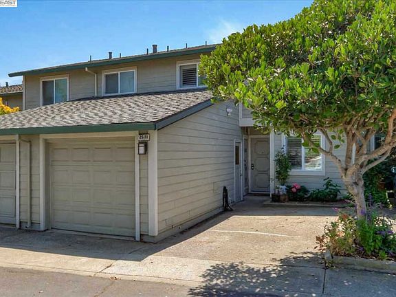 2nd image of 25111 Oakridge Ct