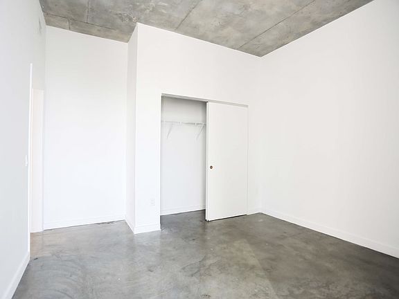 3rd image of 151 SE 1st St APT 2112