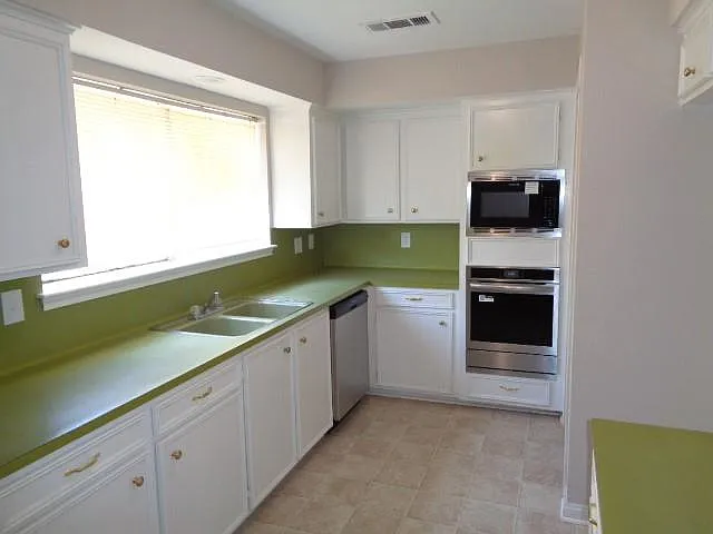 12607 Big Stone Dr — Photo 10