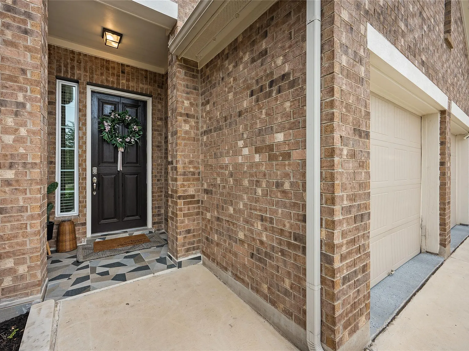4 bed, 3.0 bath, 2796 sqft, $2,900 — Photo 4