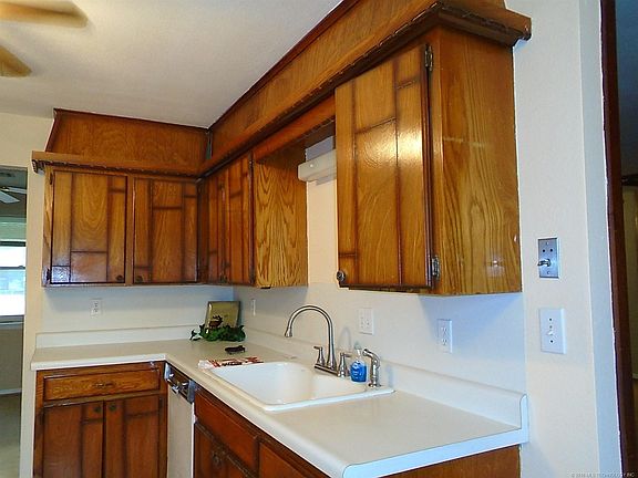 5th image of 8995 E Maple Dr
