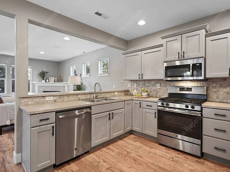 952 Timber Pine Dr — Photo 8