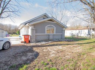 710 E 1700th Ave, Vandalia, IL 62471