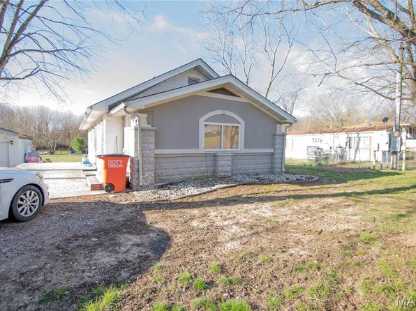 710 E 1700th Ave, Vandalia, IL 62471