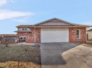 1026 N Westlink Ave, Wichita, KS 67212