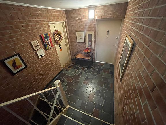 Entryway / front door