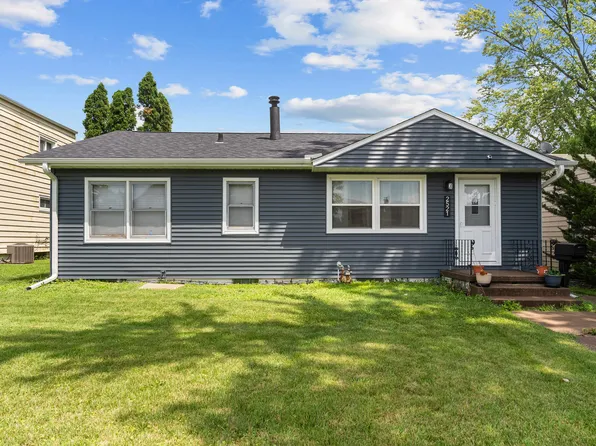 2521 N Division St, Davenport, IA 52804