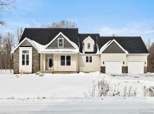 4158 Neuman Rd, Saint Clair, MI 48079