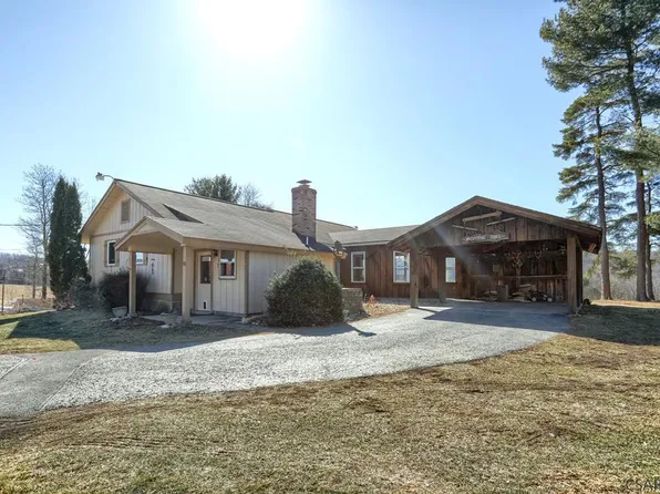 110 Bend Ln, Sidman, PA 15955