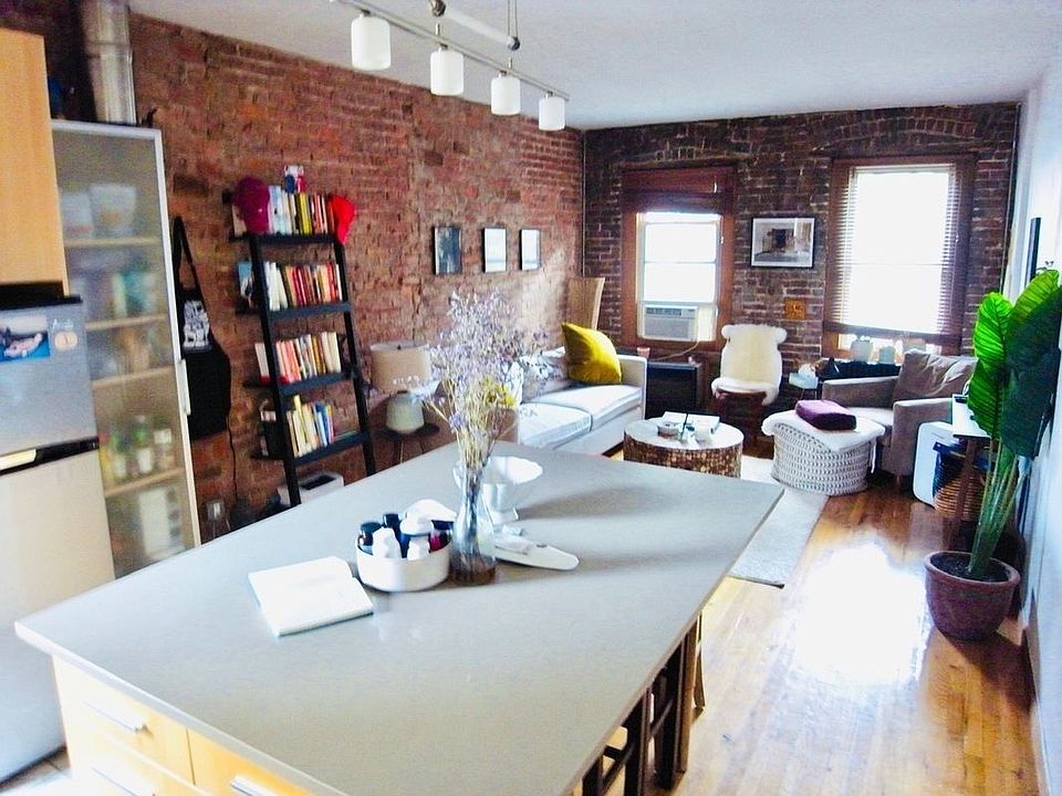 1st image of 305 E 83rd St APT 5G