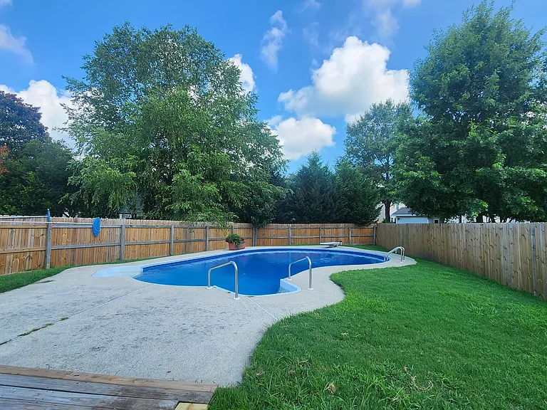 1828 Somersby Ln — Photo 2