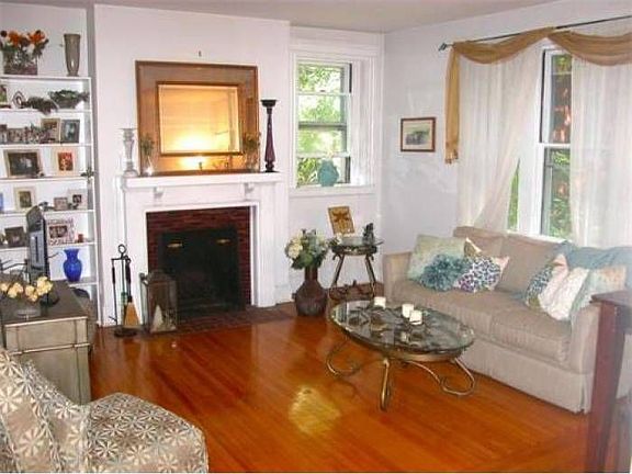 Fireplaced LivingRoom