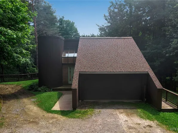 12121 Warner Hill Rd, South Wales, NY 14139