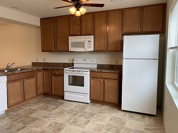 3rd image of 371-385 Lantern Ln
