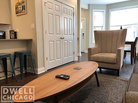 4th image of 3426 N Janssen Ave #1