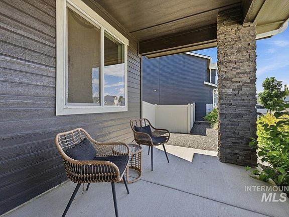 3rd image of 15208 Hanks Way