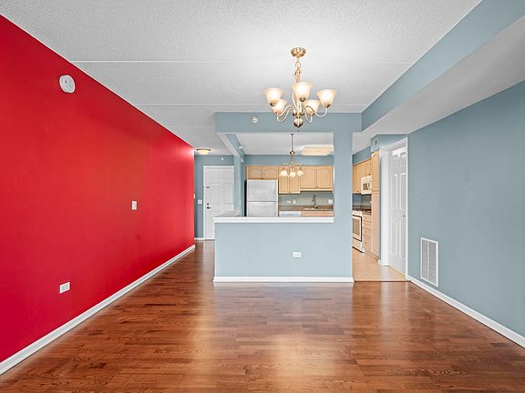 4th image of 6807 N Milwaukee Ave APT 601