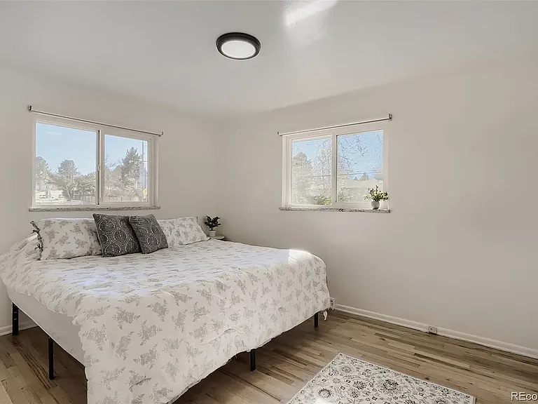 10 Teller St — Photo 15