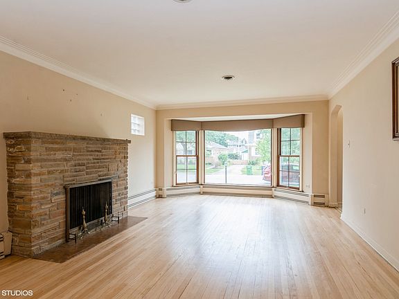 2nd image of 10151 S Saint Louis Ave