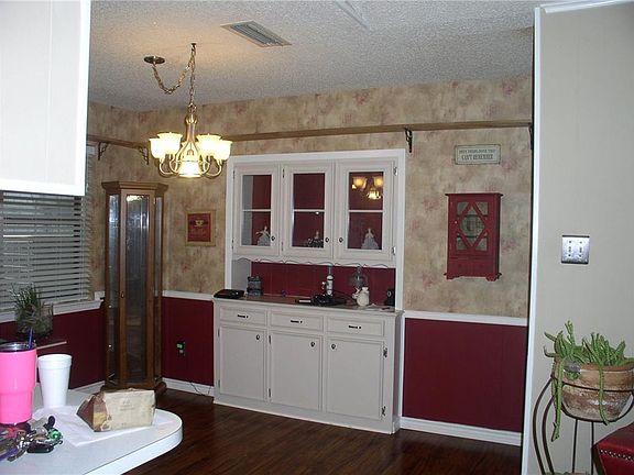 4th image of 2619 Beverly Hills Ln
