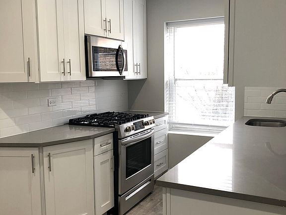 2nd image of 4453 W Diversey Ave