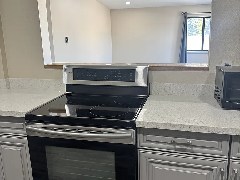 388 Santa Clara Ave — Photo 5