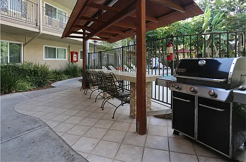 Coast Apartments — Photo 18