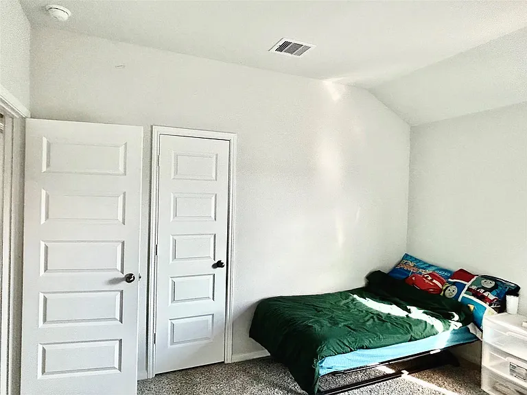 1055 Bluebonnet Trl — Photo 16