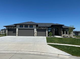 530 White Cap Bay, Lincoln, NE 68527