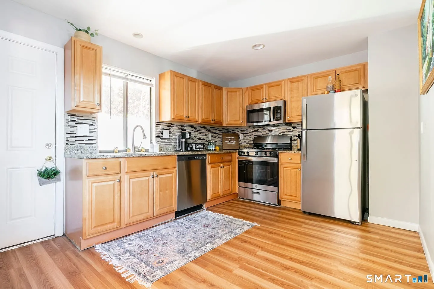 3 bed, 2.0 bath, 1138 sqft, $2,800 — Photo 3