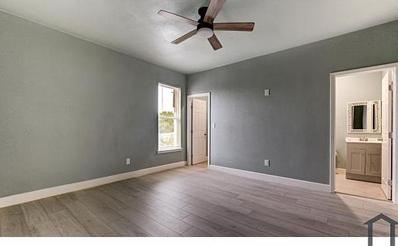 3rd image of 4323 Continental Dr #B