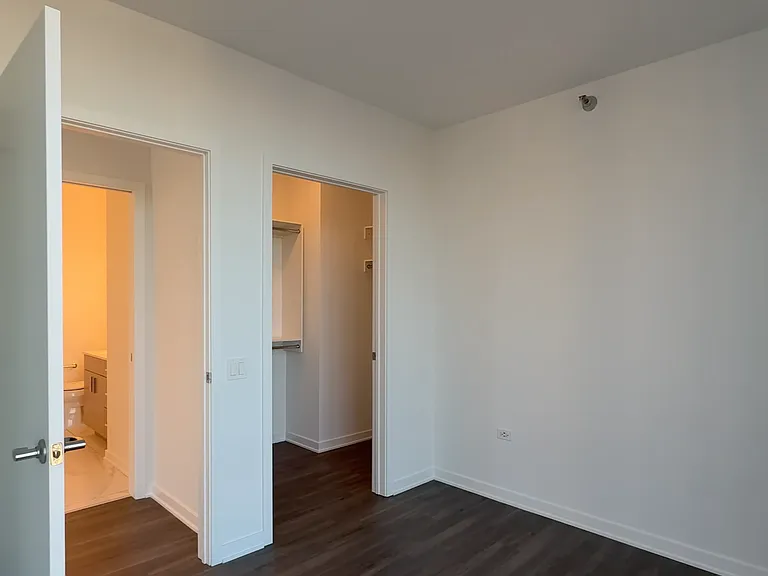 114 W Division St #1505 — Photo 20