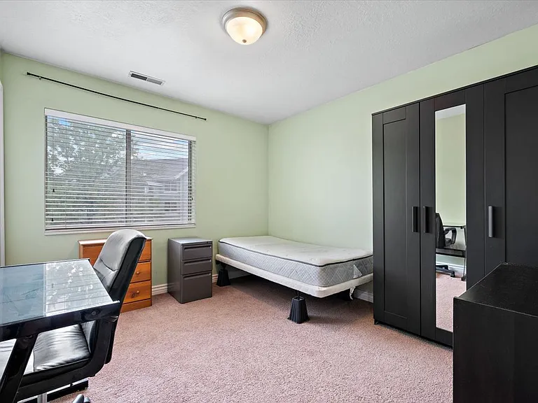 1541 N Riverside Ave #18 — Photo 15