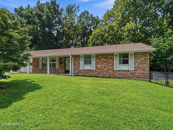 2nd image of 315 Belair Dr
