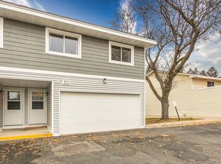 312 Shawnee Trl, Shakopee, MN 55379