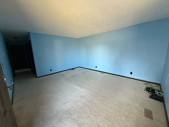 2nd image of 1113 Hillcrest Dr