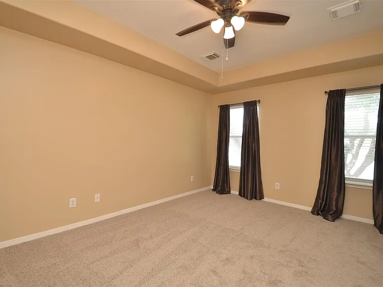 2911 Meadowglen Cv — Photo 34