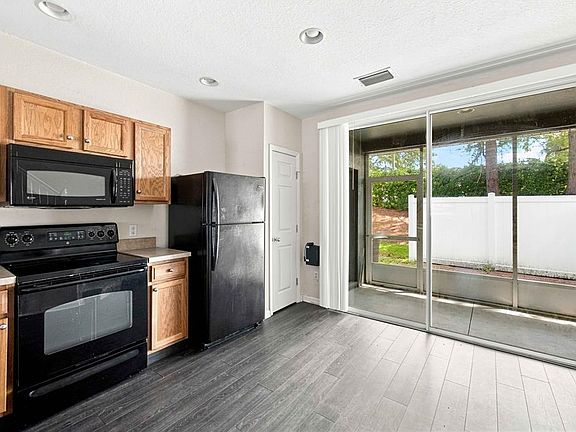 5th image of 4434 SW 49TH AVENUE