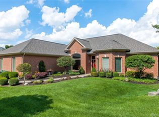 1096 Paxon Dr, Bellbrook, OH 45305
