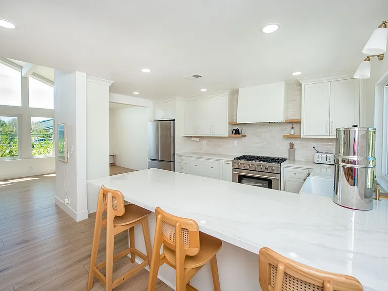 9891 Hot Springs Dr — Photo 10