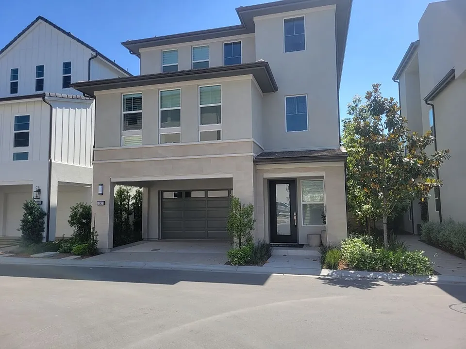 141 Parkland Aly