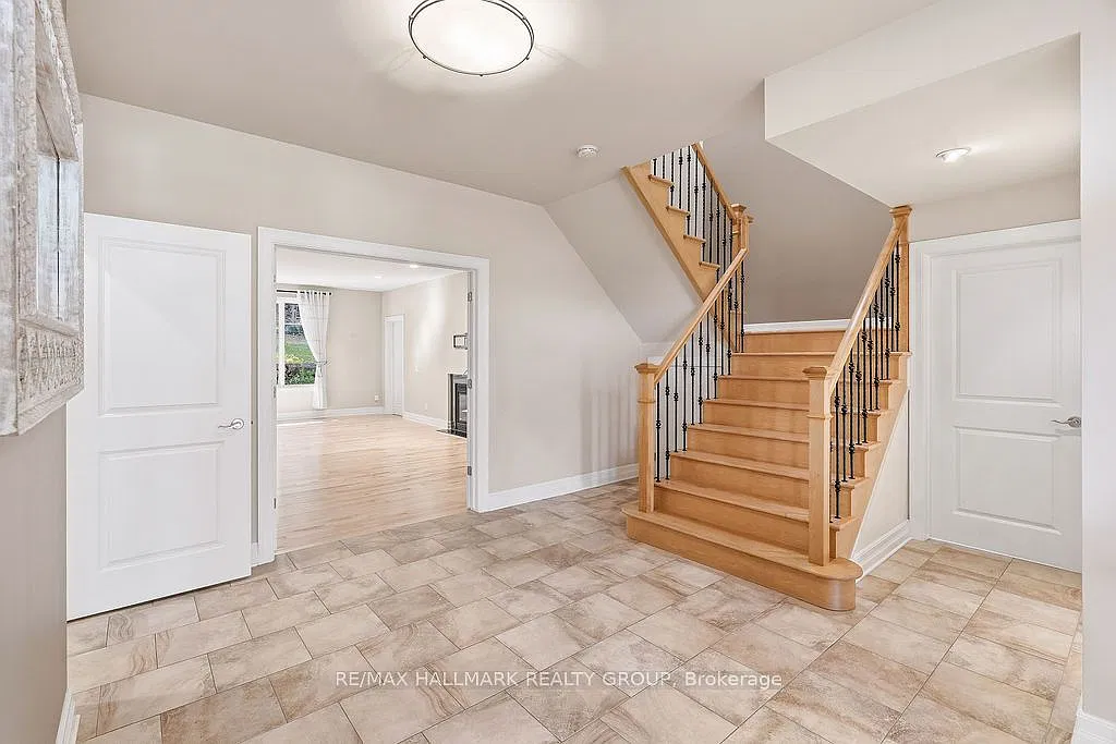 5 bed, $5,995 — Photo 4