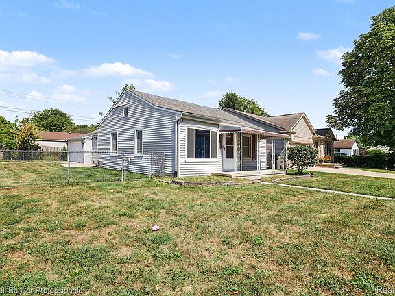 2nd image of 20409 Colman St