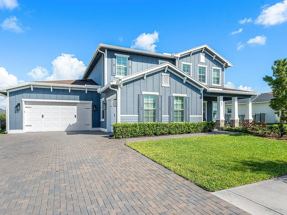 981 Castaway Ct