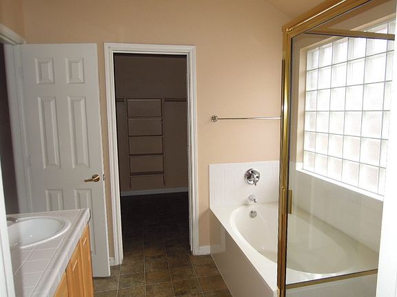 4th image of 2210 Wheaton Trl