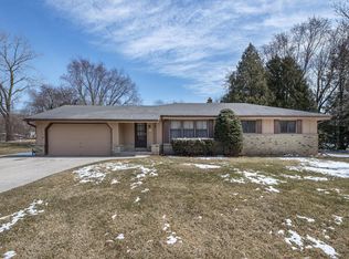 W238N5298 Parkview Dr, Lisbon, WI 53089