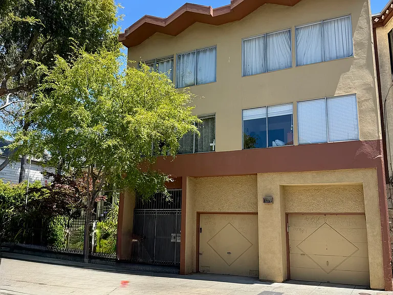 2541 Folsom St #4 — Photo 1