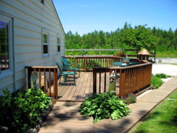 4th image of 8 Pine Ln
