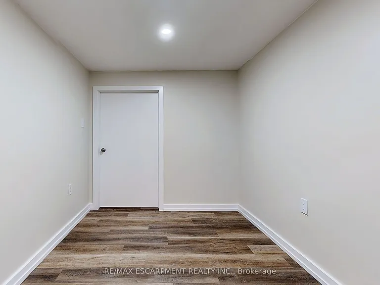 65 Fielding Cres #LOWER — Photo 17