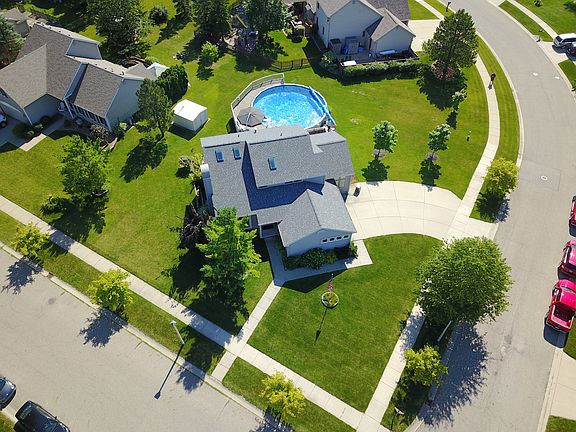 2nd image of 2220 Aspenwood Dr